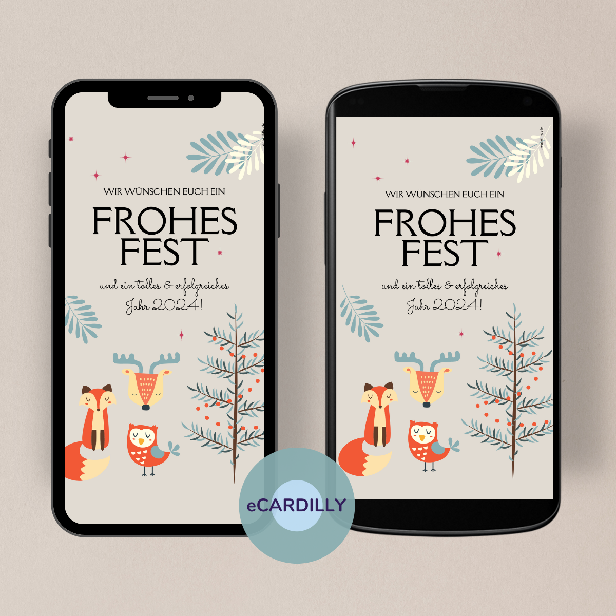 Schöne Weihnachtskarte mit Tieren und einem Tannenbaum. Die Karte ist grau oder blau mit rot.
